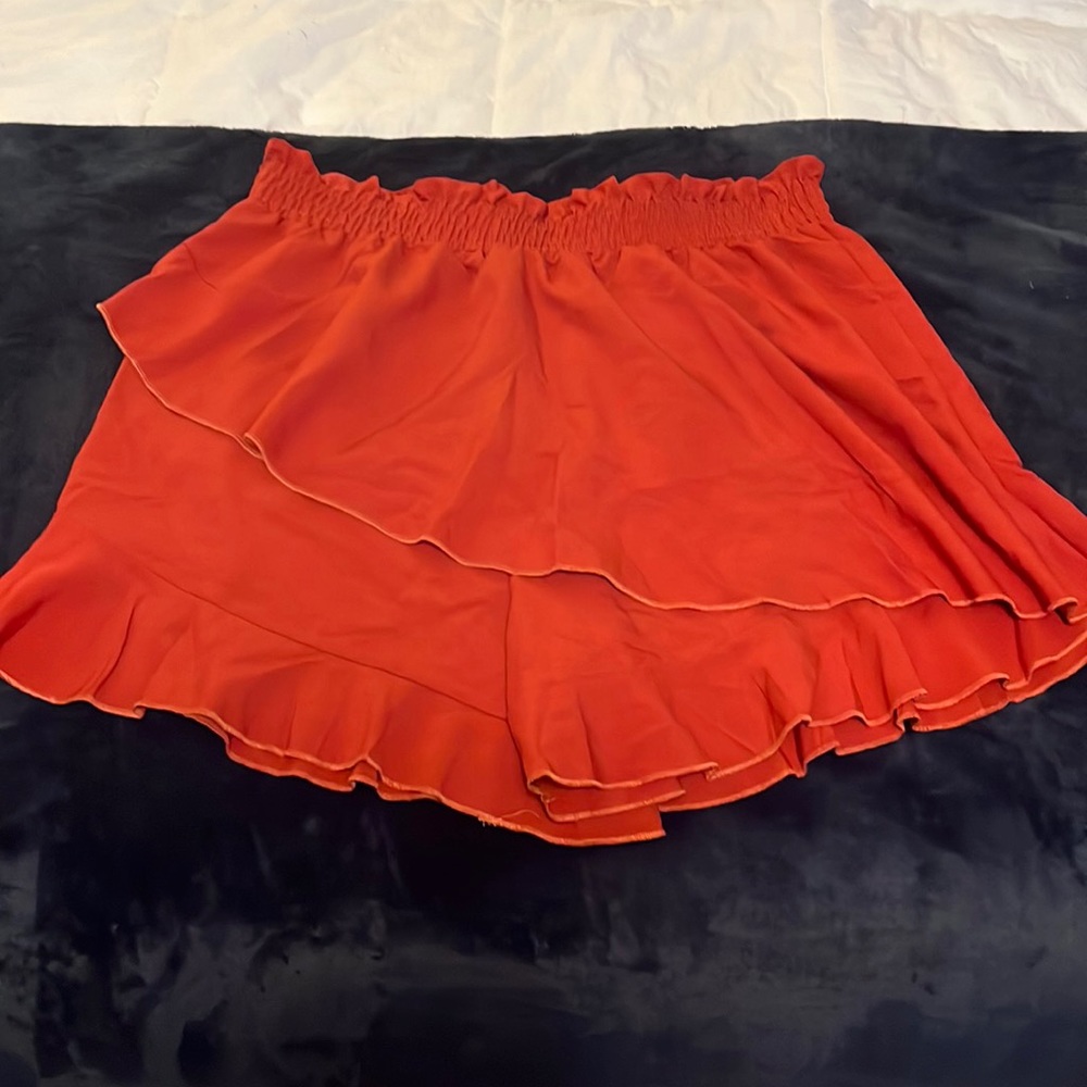 Burnt orange/rust colored skort with ruffle details. From Shein. Size 2xl